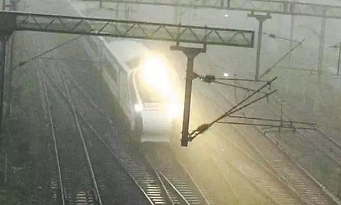 திருவள்ளூர் சுற்றுவட்டாரங்களில் கடும் பனிப்பொழிவால் வாகன ஓட்டிகள் அவதி