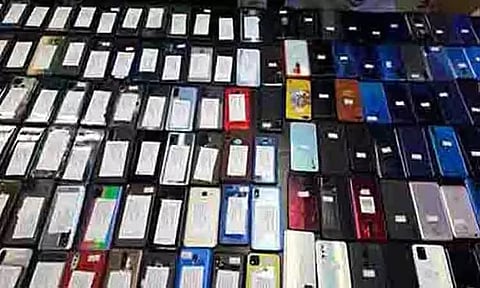 தொலைந்த 55 செல்போன்கள் மீட்பு