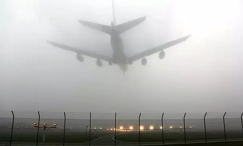 பனிமூட்டம் காரணமாக தரை இறங்க முடியாமல் சென்னை வந்த 4 விமானங்கள் திருப்பி விடப்பட்டன