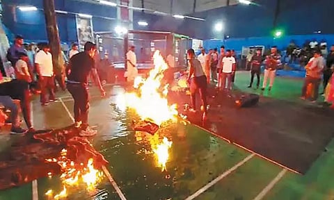 மதுரவாயலில் குத்துச்சண்டை போட்டி சாகச நிகழ்ச்சியில் தீ விபத்து; பெட்ரோல் கேன் சாய்ந்ததால் விபரீதம்