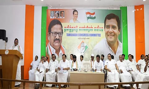தமிழகத்தில் பிரியங்கா காந்தி தலைமையில் மகளிர் பேரணி; தமிழ்நாடு காங்கிரஸ் ஆலோசனை கூட்டத்தில் தீர்மானம்