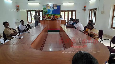 பள்ளிகொண்டா, ஒடுகத்தூர் பேரூராட்சி கூட்டம்