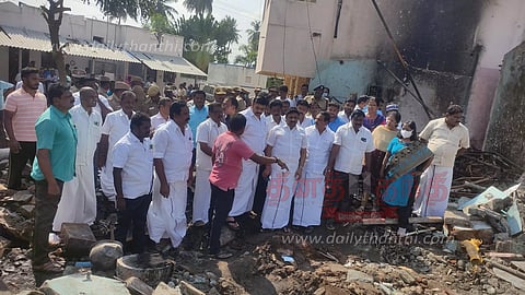 பட்டாசு வெடி விபத்து நடந்த பகுதியில் அமைச்சர் மதிவேந்தன், கே.ஆர்.என்.ராஜேஷ்குமார் எம்.பி. பார்வையிட்டனர்