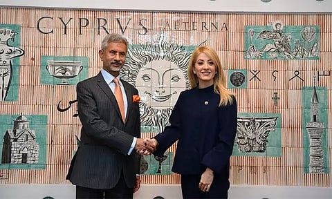 உலகளாவிய பிரச்சினைகளுக்கு தீர்வுகாணும் நாடாக உலகம் இந்தியாவை பார்க்கிறது - ஜெய்சங்கர்