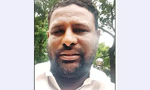 தென்காசியில் முஸ்லிம் லீக் பேச்சாளருக்கு சரமாரி அரிவாள் வெட்டு; ரவுடிக்கு போலீசார் வலைவீச்சு