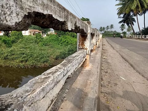 'தினத்தந்தி' புகார் பெட்டிக்கு 89396 58888 என்ற 'வாட்ஸ்-அப்' எண்ணில் வந்துள்ள மக்கள் குறைகள் தொடர்பான பதிவுகள் வருமாறு:-
