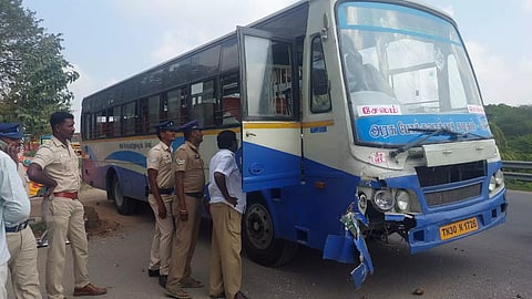 சைக்கிள் மீது பஸ் மோதல்; பெண் பலி