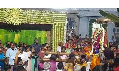 மோகினி அலங்காரத்தில் பெருமாள்