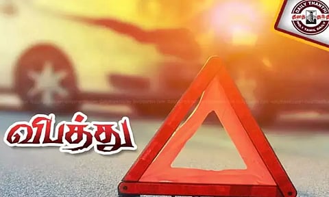 லாரி மீது மோதி பள்ளி மாணவர்கள் உள்பட 3 பேர் பலி