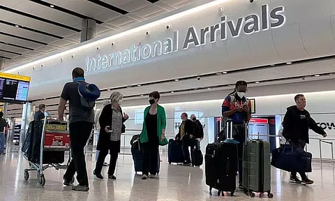 சீனா உள்ளிட்ட 6 நாடுகளில் இருந்து வரும் விமான பயணிகளுக்கு கட்டுப்பாடு - மத்திய சுகாதாரத்துறை