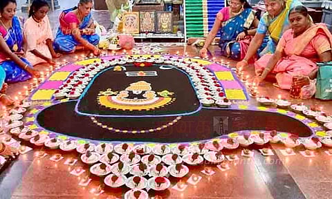 கோவிலில் சங்காபிஷேகம்