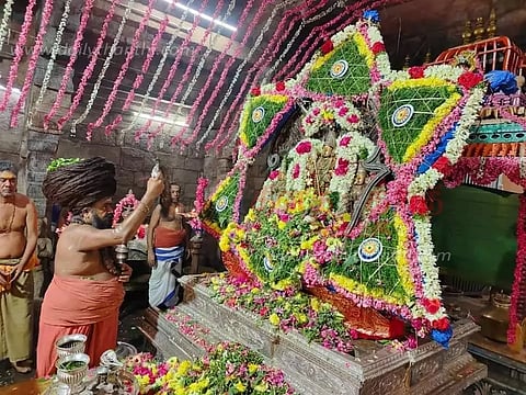 செல்வமுத்துக்குமார சாமிக்கு சிறப்பு வழிபாடு