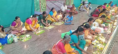 வேணுகோபால கிருஷ்ணன் கோவிலில் விளக்கு பூஜை