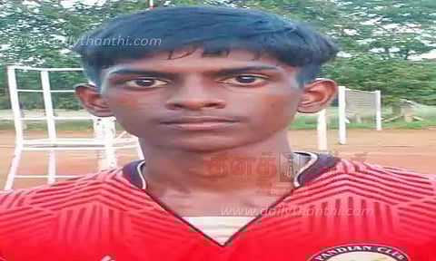 தேசிய வாலிபால் போட்டிக்கு வத்திராயிருப்பு மாணவன் தேர்வு