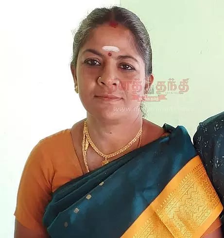 ரேஷன் கடை விற்பனையாளர் வேன் மோதி பலி