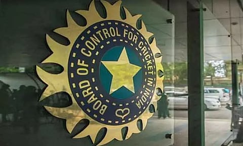 பெண்கள் ஐ.பி.எல். கிரிக்கெட் அணியை வாங்க இந்திய கிரிக்கெட் வாரியம் அழைப்பு