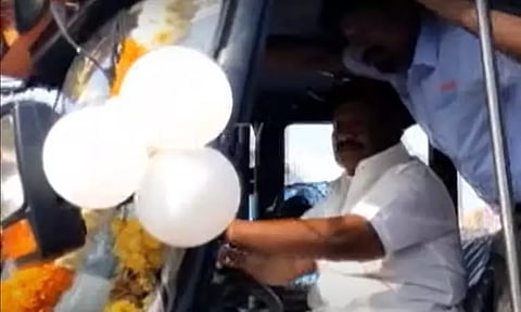 ஜேசிபி ஓட்டிய அமைச்சர் நாசர்...!