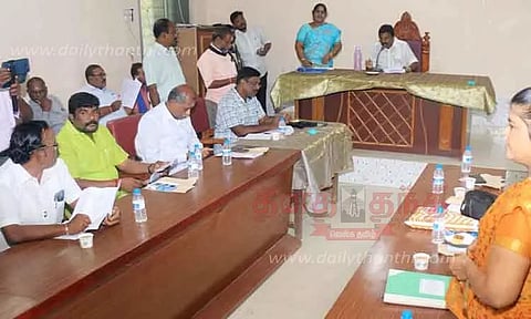 ரூ.11 கோடியில் குடிநீர் திட்டம் செயல்படுத்தப்படும்-ராமநாதபுரம் நகராட்சி கூட்டத்தில் தகவல்