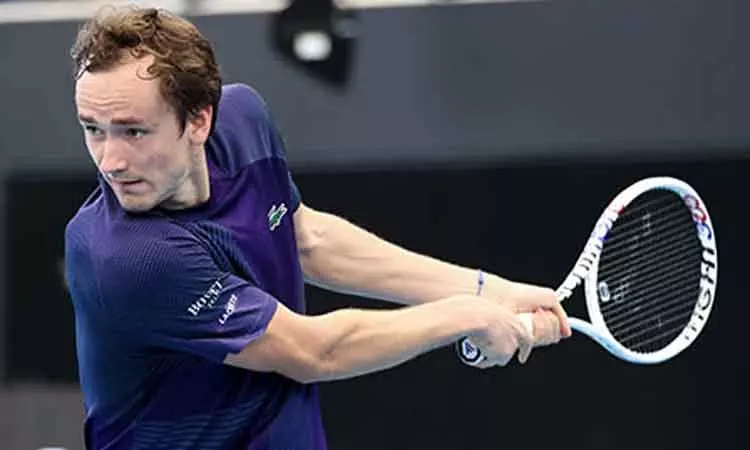 அடிலெய்டு சர்வதேச டென்னிஸ்: மெட்விடேவ் கால்இறுதிக்கு தகுதி