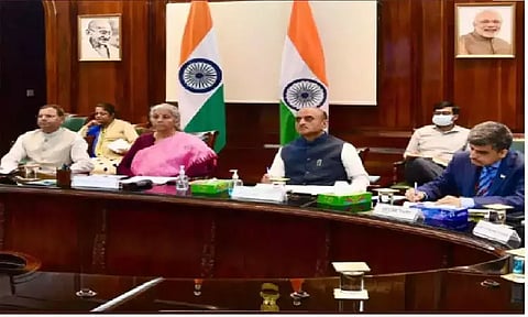 பட்ஜெட் 2023: வருமான வரி விலக்கு வரம்பு ரூ. 5 லட்சமாக அதிகரிக்க வாய்ப்புள்ளது...!