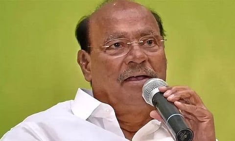 பட்டமளிப்பு விழாக்களை விரைந்து நடத்த கவர்னர் ஒப்புதல் அளிக்க வேண்டும் - ராமதாஸ்