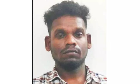 சென்னையில் பரபரப்பு சம்பவம்: கோர்ட்டுக்கு வேனில் வந்த கைதிகளுக்கு கஞ்சா பொட்டலங்கள் வீச்சு