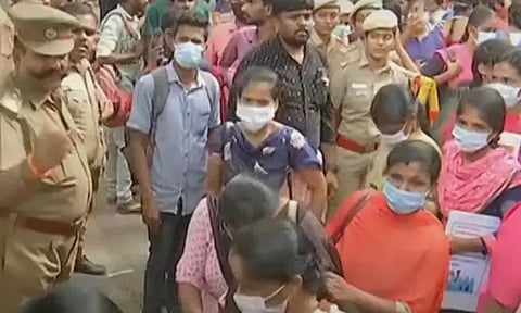 சென்னையில் போராட்டத்தில் ஈடுபட்ட ஒப்பந்த செவிலியர்கள் கைது..!