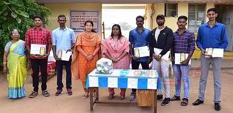 வேலைவாய்ப்பு, தொழில்நெறி மையத்தில் பயிற்சி பெற்ற5 பேர் போலீஸ் சப்-இன்ஸ்பெக்டர் பணியிடங்களுக்கு தேர்வுகலெக்டர் ஸ்ரேயா சிங் சான்றிதழ் வழங்கினார்