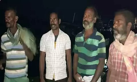 மண்டபம் அருகே நடுக்கடலில் மாயமான 4 மீனவர்கள் பத்திரமாக மீட்பு