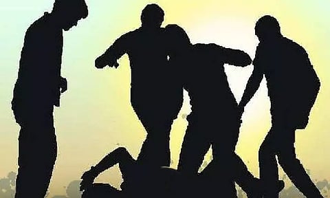 பணம் கொடுக்கல் வாங்கல் தகராறில் கர்ப்பிணிக்கு அடி-உதை: 4 பேர் மீது வழக்கு