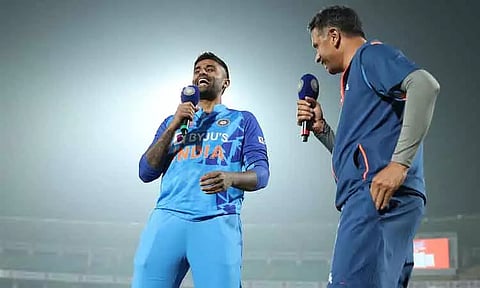 நீங்க சிறு வயதில் என் பேட்டிங்கை பார்த்ததில்லைனு நினைக்கிறேன்...! சூர்யகுமாரை கலாய்த்த டிராவிட் - ஜாலி உரையாடல்