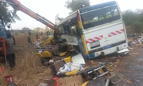 2 பஸ்கள் நேருக்கு நேர் மோதி பயங்கர விபத்து - 40 பேர் பலி