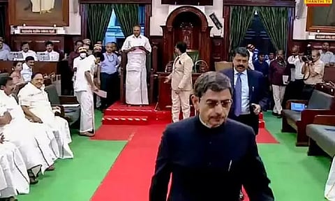 "சட்டமன்றத்தில் கவர்னரை தாக்கி பேசக்கூடாது"- திமுக எம்.எல்.ஏ.க்கள் கூட்டத்தில் அறிவுறுத்தல்