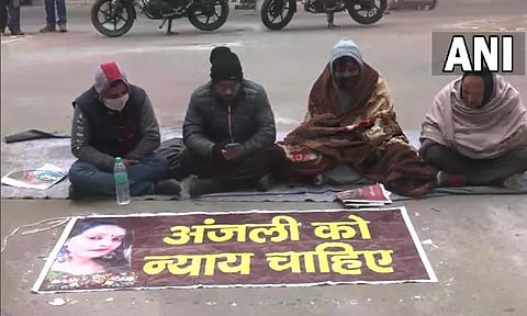 டெல்லி இளம்பெண் கொடூர மரண விவகாரம்; அஞ்சலியின் மாமா நீதி கோரி போராட்டம்
