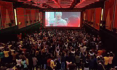 அஜித்குமாரின் 'துணிவு' வெளியானது - ரசிகர்கள் கொண்டாட்டம்...!