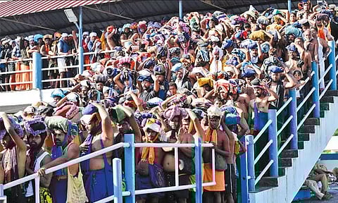 சபரிமலைக்கு சென்ற தமிழக பக்தர்கள் 2 பேர் மாரடைப்பால் உயிரிழப்பு...!