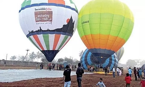 சர்வதேச பலூன் திருவிழா: பிரம்மாண்ட பலூன்களை வானில் பறக்கவிட்டு முன்னோட்டம்...!