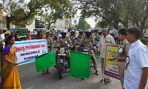 ஹெல்மெட் விழிப்புணர்வு பேரணி