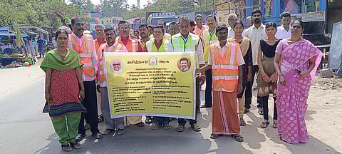 சாலை பாதுகாப்பு விழிப்புணர்வு ஊர்வலம்