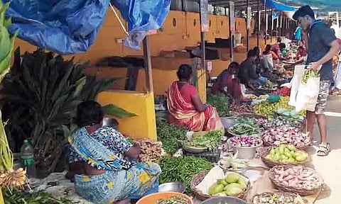 பொங்கல் பொருட்கள் விற்பனை அமோகம்