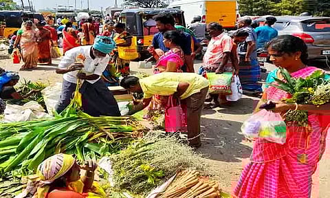 கரும்பு, காய்கறி, பூக்கள் விற்பனை மும்முரம்