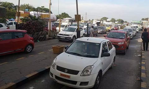 விக்கிரவாண்டி சுங்கச்சாவடியை ஒரு லட்சம் வாகனங்கள் கடந்து சென்றன