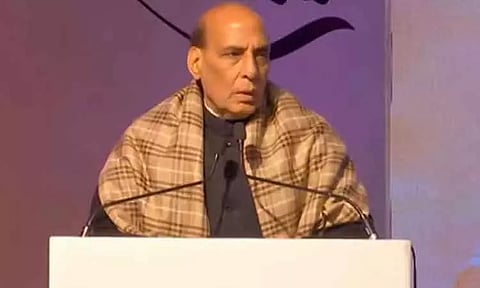 'ஆசிரியர்களுக்கு இணையான மதிப்பு பத்திரிக்கையாளர்களுக்கும் உண்டு' - ராஜ்நாத் சிங்