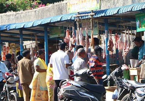 தடையை மீறி செயல்பட்ட இறைச்சி, மீன் கடைகள்
