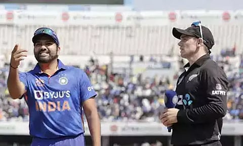 நியூசிலாந்துக்கு எதிரான முதல் ஒருநாள் கிரிக்கெட் போட்டியில் இந்திய அணி பேட்டிங் தேர்வு