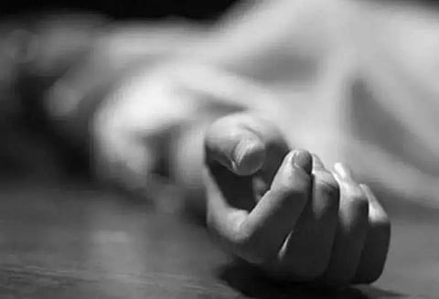 அழுகிய நிலையில் கிடந்த வாலிபர் உடல்