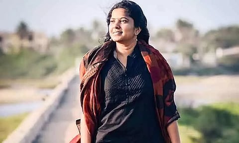 இயக்குனர் லீனா மணிமேகலையை கைது செய்ய இடைக்கால தடை - சுப்ரீம் கோர்ட்டு உத்தரவு