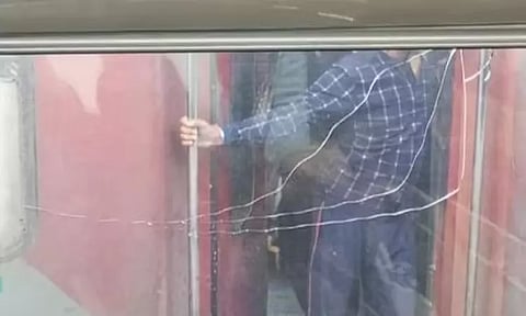 பீகாரில் வந்தே பாரத் ரெயில் மீது கல்வீச்சு- ஜன்னல் கண்ணாடி நொறுங்கியது