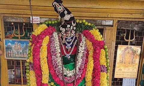 பெரியநாயகி அம்மன் கோவிலில் அமாவாசை ஊஞ்சல் உற்சவம்