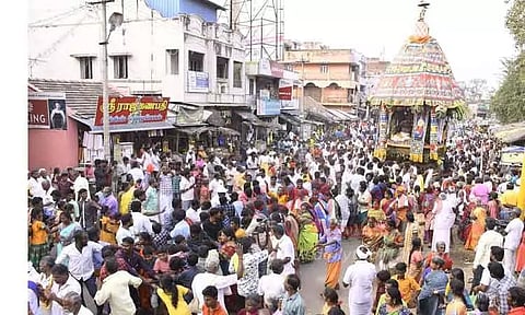 தாரமங்கலத்தில்பத்ரகாளியம்மன் கோவில் தேரோட்டம்திரளான பக்தர்கள் வடம்பிடித்து இழுத்தனர்